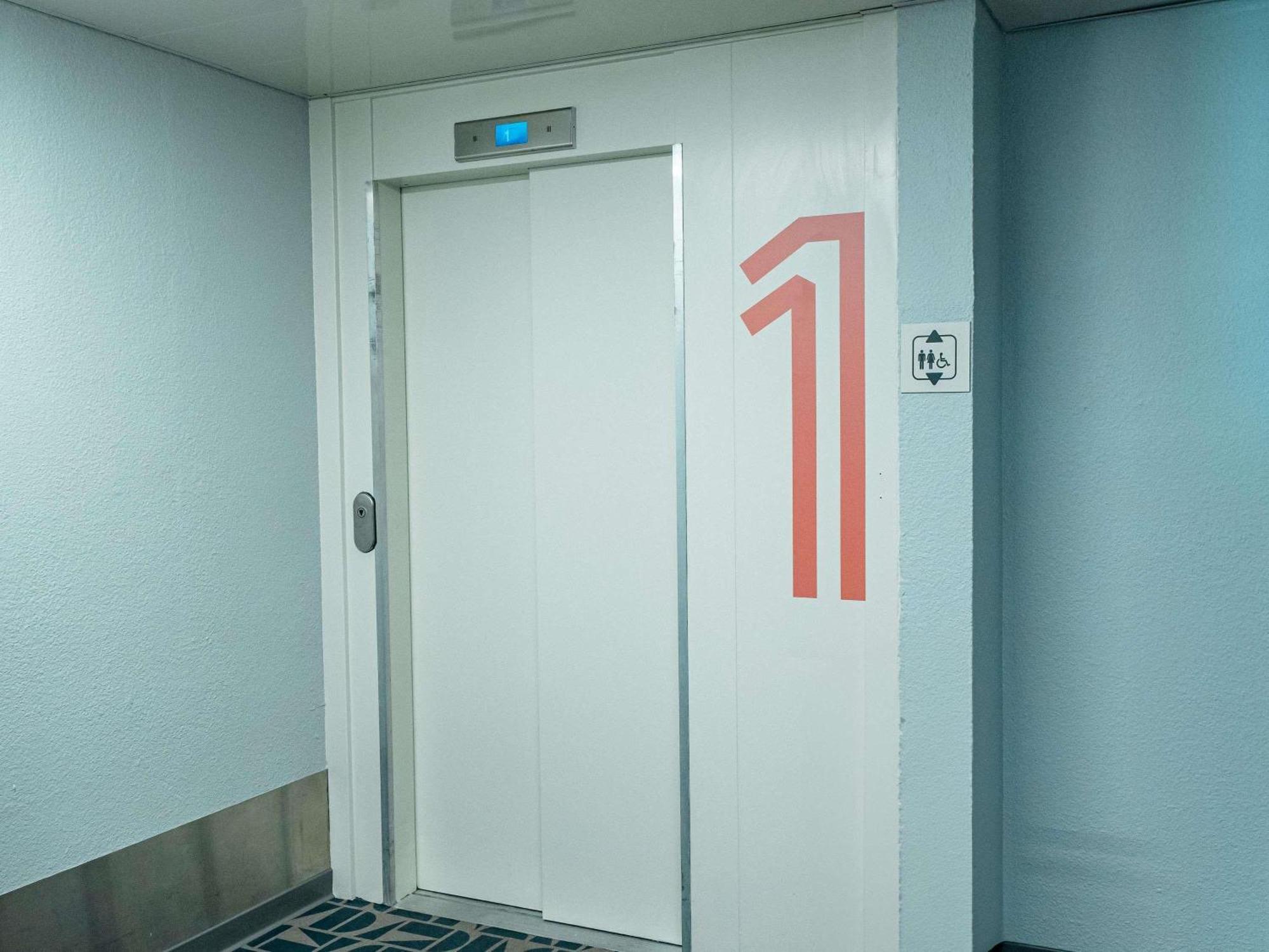 Ibis Budget Narbonne Est Exterior photo